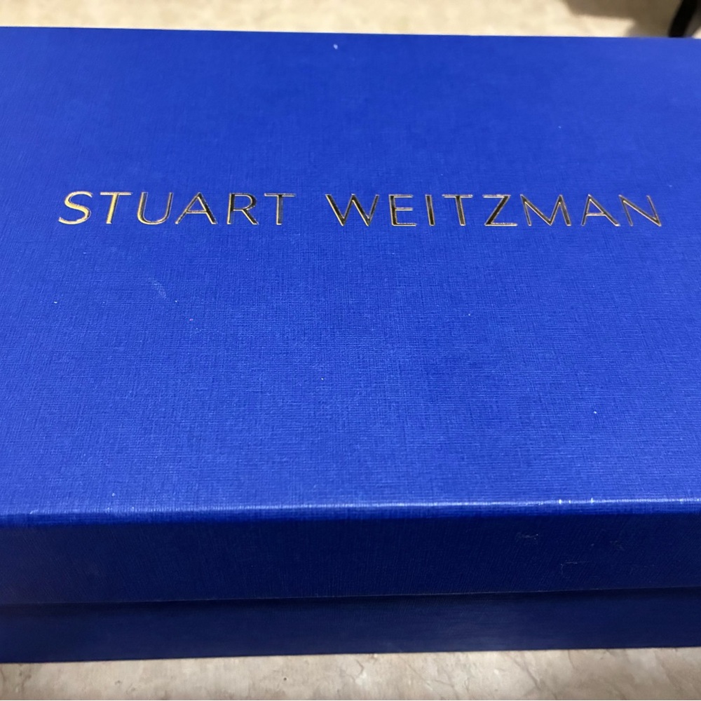 *BRAND NEW IN THE BOX NEVER WORN* Stuart Weitzman “Rebel” Metallic Gold Sandals